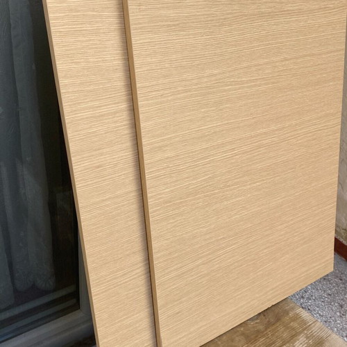 Two shelves like new, dimensions 57x76