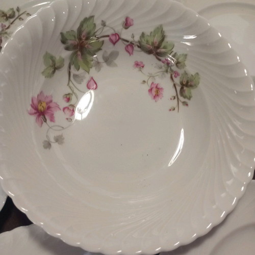 Bavaria salad set like new with deep bowl and 6 plates