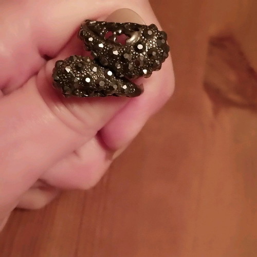 Vintage ring like new, black