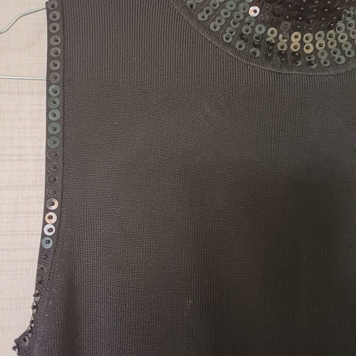 Women's sleeveless turtleneck top with sequins like new