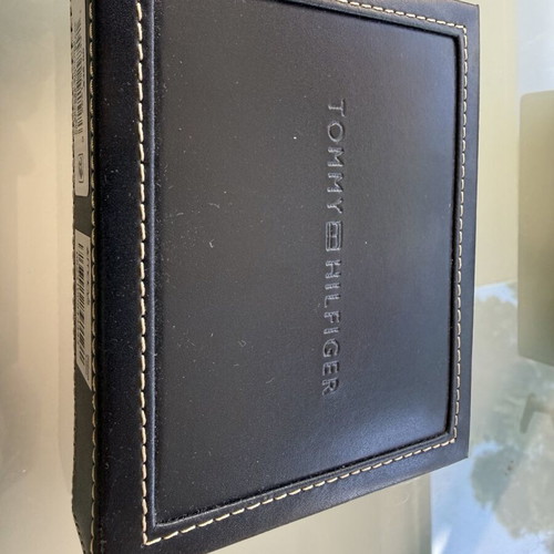 Tommy Hilfiger men's wallet new, black