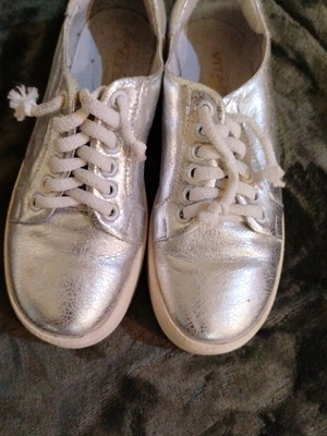 Women's athletic shoes used, silver, size 37