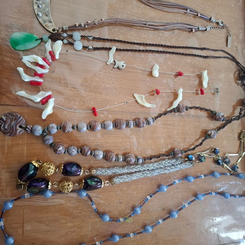 Necklaces pack of 6 like new