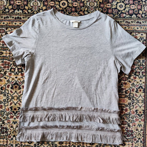 H&M Grey T-shirt with Decorative Fringes like new, Size S