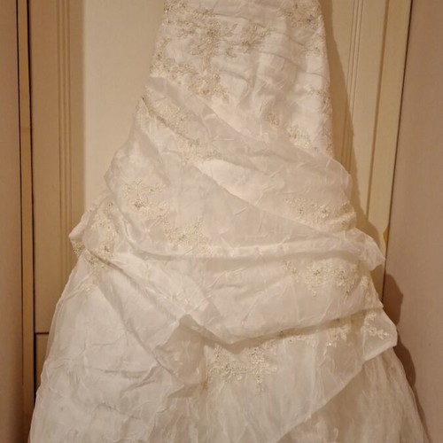 Pronovias Barcelona wedding dress size 42 like new, strapless princess