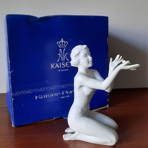 Kaiser porcelain figure woman with butterfly, like new