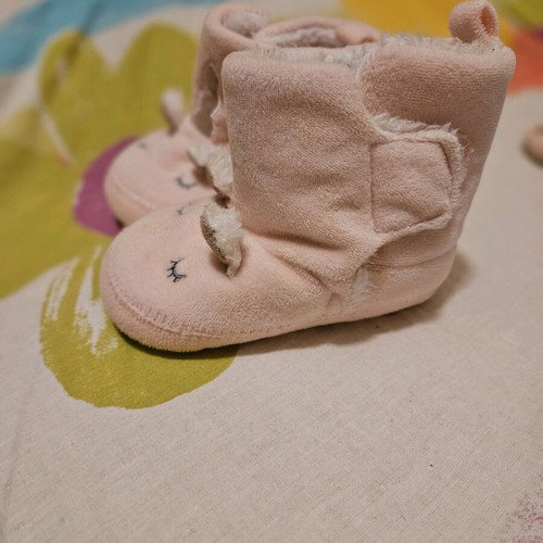 Fur baby boots used size 19-20 pink for girls