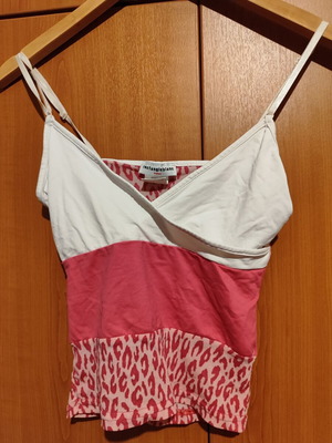 Y2K style elastic camisole with adjustable straps, white and fuchsia leopard print, like new, size S/M