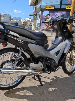 Honda Innova 125 moped like new, 17000 km, black-silver