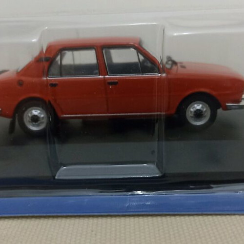 Unforgettable Cars Skoda 105L 1983 1:43 model new with magazine