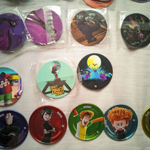 Chipicao Hotel Transylvania tags like new, 27 paper + 10 metal