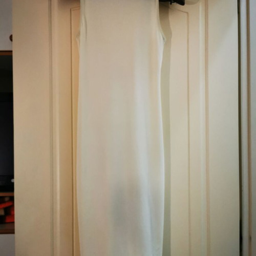 White elastic dress knee-length like new