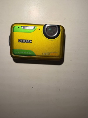 Pentax Optio W80 digital camera used, waterproof, 12.1 megapixels