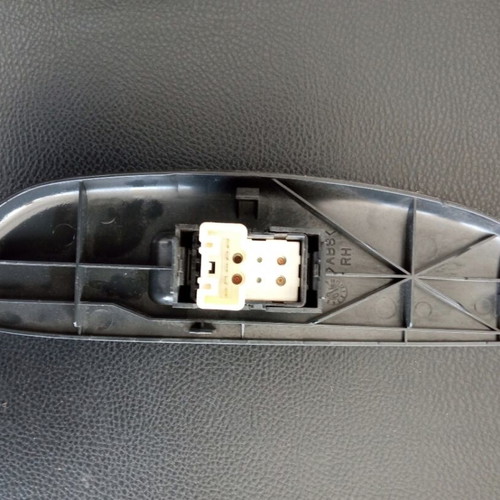Window switch Toyota Yaris 2000-2004 like new