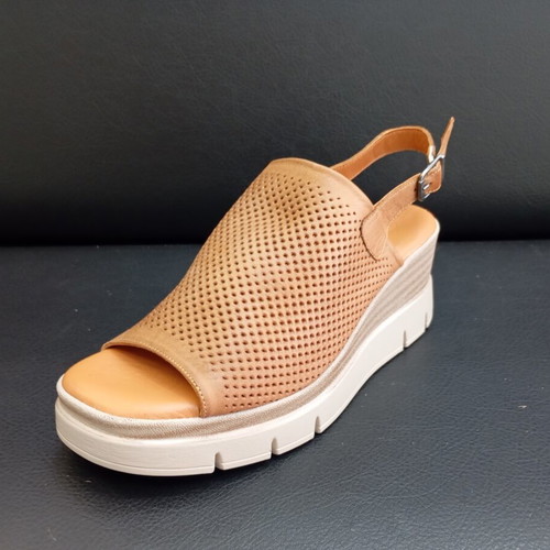 Leather platform sandals, new, size 37, brown