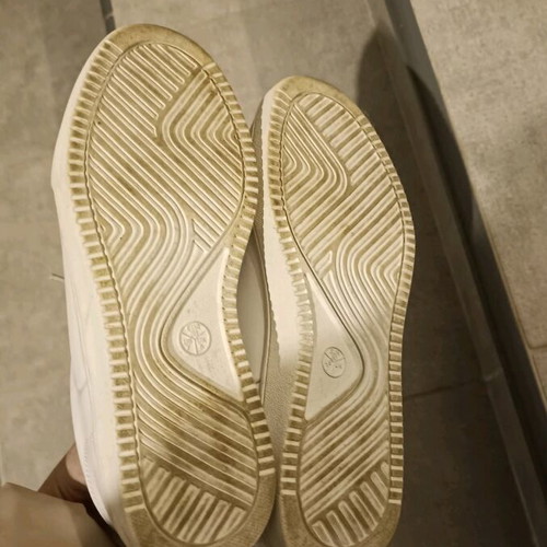 Sneakers athletic white shoes like new, size 38