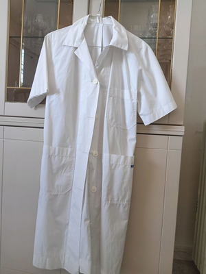 Women's Nursing Physiotherapy Medical Apron like new, medium to large