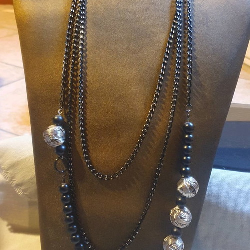 Long three-row hanging necklace
