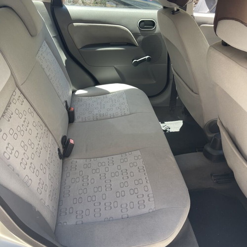 Ford Fiesta 2002 used, 202000 km, petrol, manual sedan, silver