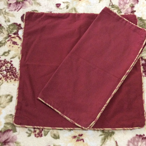 Decorative pillowcases set of 2 like new, 46x46 cm