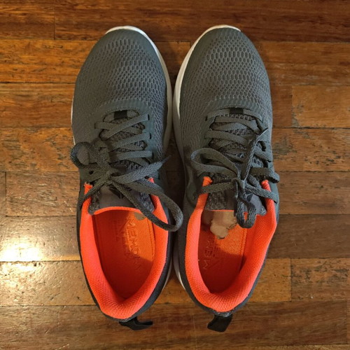 Reebok athletic shoes like new, size 42, gray