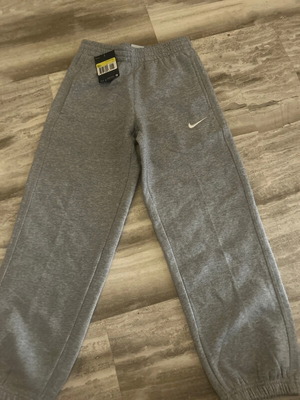 Φόρμα Nike γκρι για αγόρια 8-10 ετών αφόρετη
