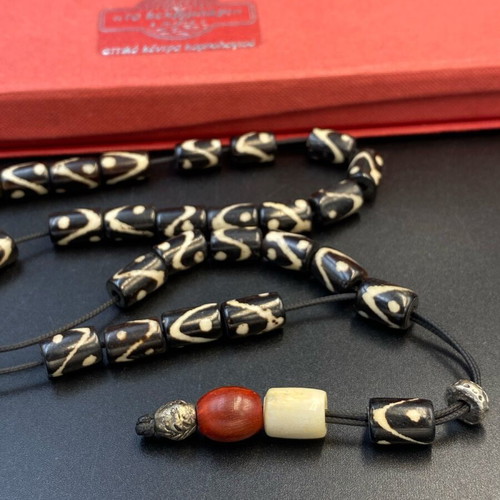 Collectible worry beads 33 beads camel bone like new