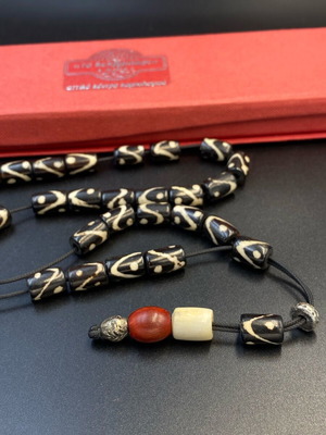 Συλλεκτικό κομπολόι 33 χαντρών από κόκκαλο καμήλας σαν καινούργιο