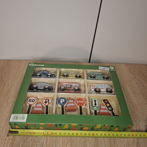 Montessori wooden car set 15 pieces new, city vehicles and accessories