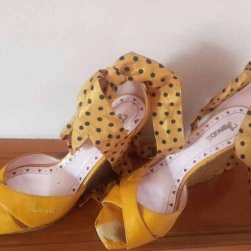 Fiorucci platform sandals like new, yellow leather with polka dot laces