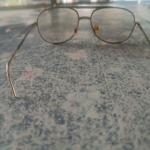 Ray-Ban vintage frame with lenses like new, gold color