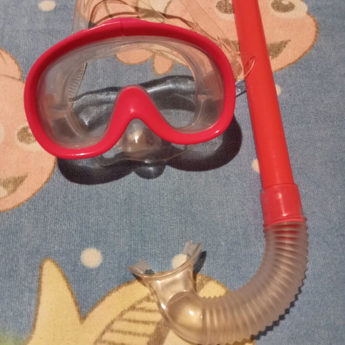 Snorkeling mask with snorkel for girl, pink, like new