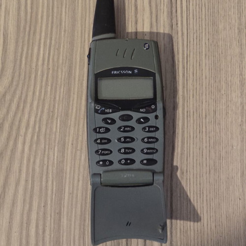 Ericsson T28s mobile phone for parts