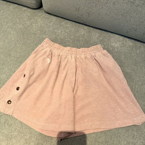Elmira Begatti shorts like new, size medium, purple