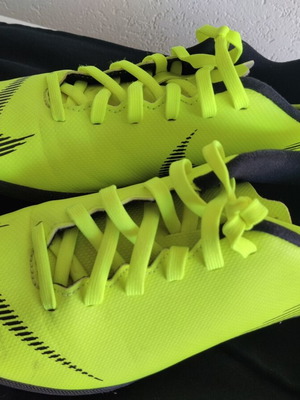 Nike ποδοσφαιρικά παπούτσια καινούρια, μέγεθος 36, πράσινα