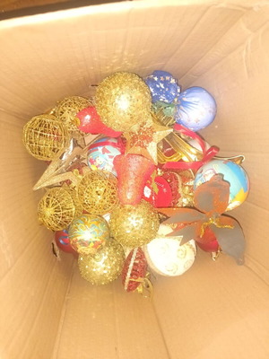 Christmas ornaments like new, box
