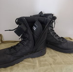 Military boots like new, lightweight with side zipper