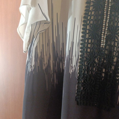 Dina blouse black and white with lace and strass like new