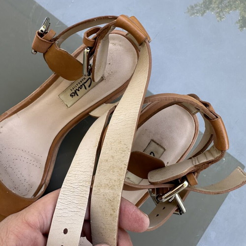 Clarks Narrative leather sandals size 39, tan, like new