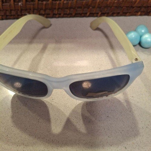 Children's sunglasses like new, trendy shades