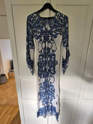 Long dress like new, lightweight fabric, slit, white and blue