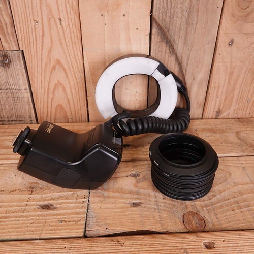 Nissin MF-18 Macro Ring Flash like new, compatible with Canon EOS