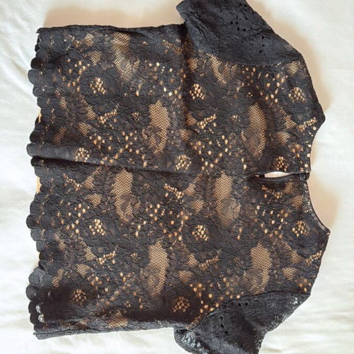 Devotion lace top like new, black and beige