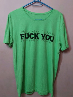 Women's t-shirt with unique print size L like new