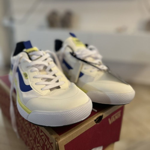 Vans Ultrarange sneakers size 43, white