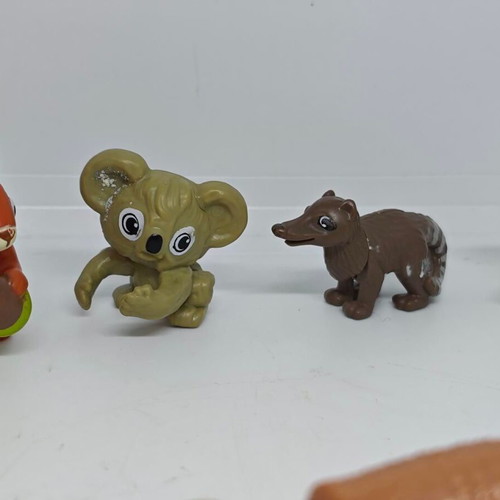 Kinder Natoons collectible set of 8 animal figures like new