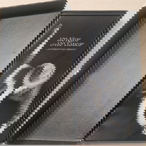 Κασετίνα με 3 CD tango μεταχειρισμένη, λείπουν 3