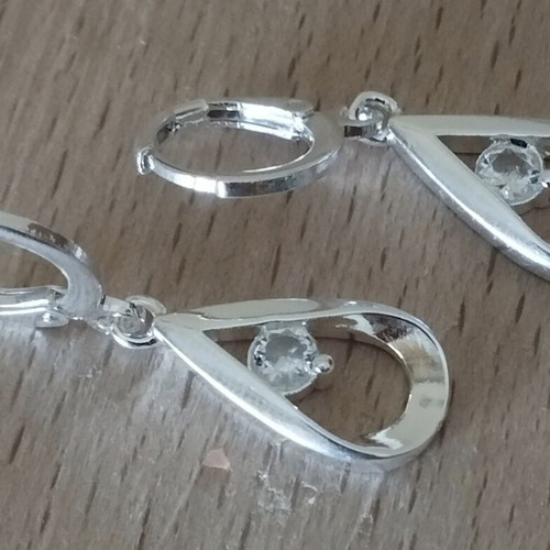Elegance stone earrings, silver color