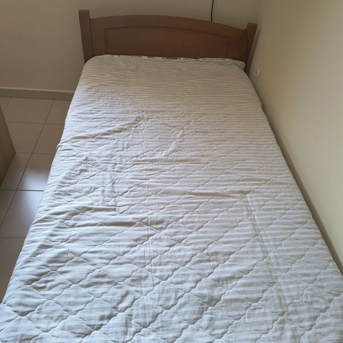 Bed with mattress used, walnut wood 1.10x1.90, ideal for students