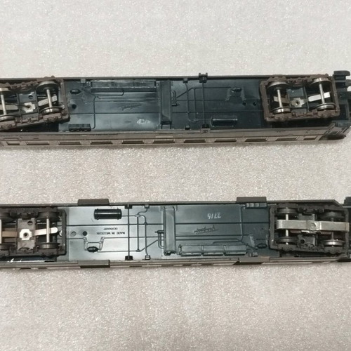 Fleischmann passenger wagons used, set of 2, HO scale for Märklin